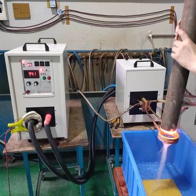 Prezzo buono Riscaldatore a induzione ad alta frequenza di tipo verticale certificato CE con IGBT Infineon per riscaldamento e tempra efficienti in linea