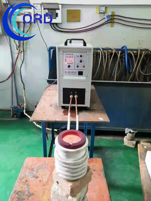 Prezzo buono Macchina per fusione a induzione ad alta frequenza Hf-25kw per la fusione di rame, ottone, bronzo, ghisa, acciaio, oro, ecc. con forno da 5 kg in linea