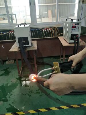 Prezzo buono Macchina per riscaldamento a induzione portatile IGBT Hf-40kw tipo 2m flessibile in linea