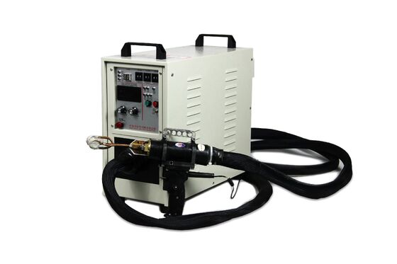 Prezzo buono Tipo maniglia Macchina di riscaldamento ad induzione ad alta frequenza con modulo IGBT a ciclo di lavoro 100% e cavi 4.5M in linea