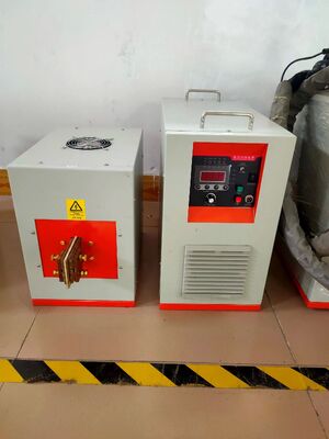 Prezzo buono Apparecchiature di riscaldamento ad induzione ad altissima frequenza UF-20kw in linea
