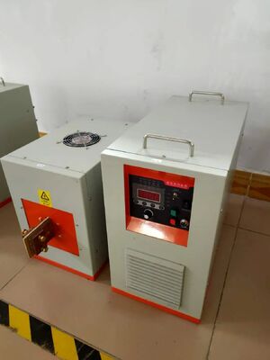 Prezzo buono Macchina per tempra ad induzione ad altissima frequenza UF-20KW in linea